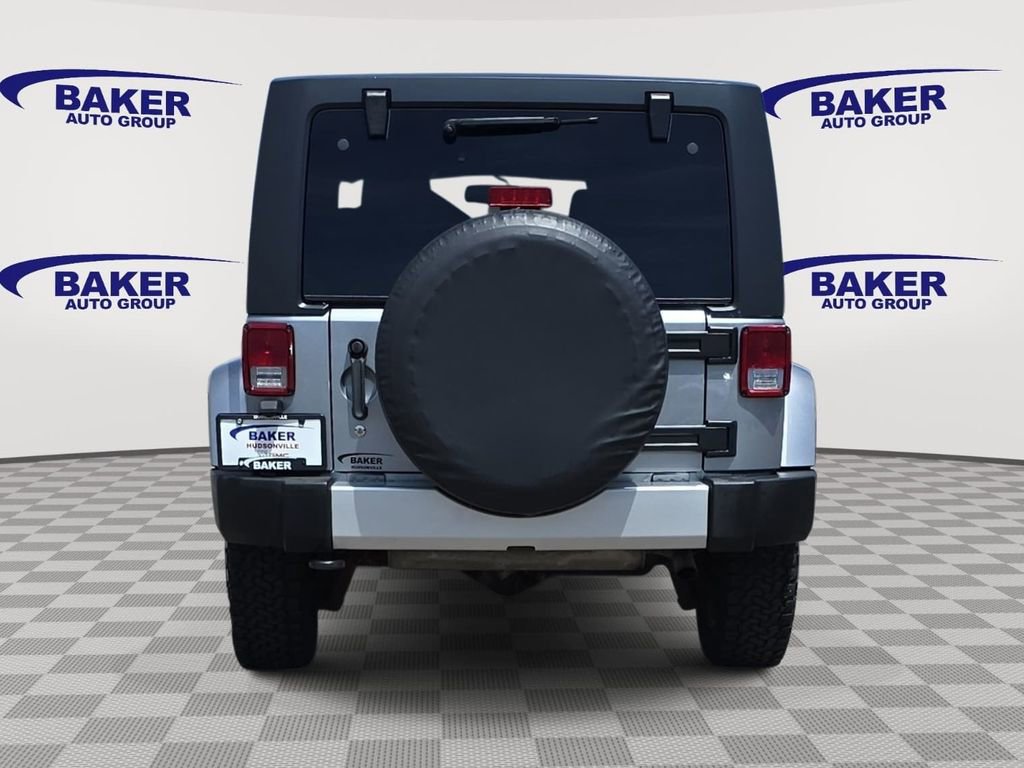 Used 2013 Jeep Wrangler Unlimited Sahara w/ Dual Top Group AWD/4WD image 6