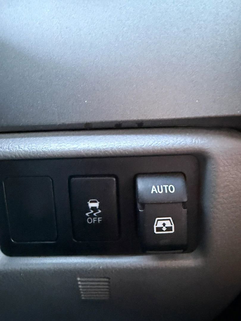 Used 2015 Toyota Sequoia SR5 w/ Premium Package RWD image 31