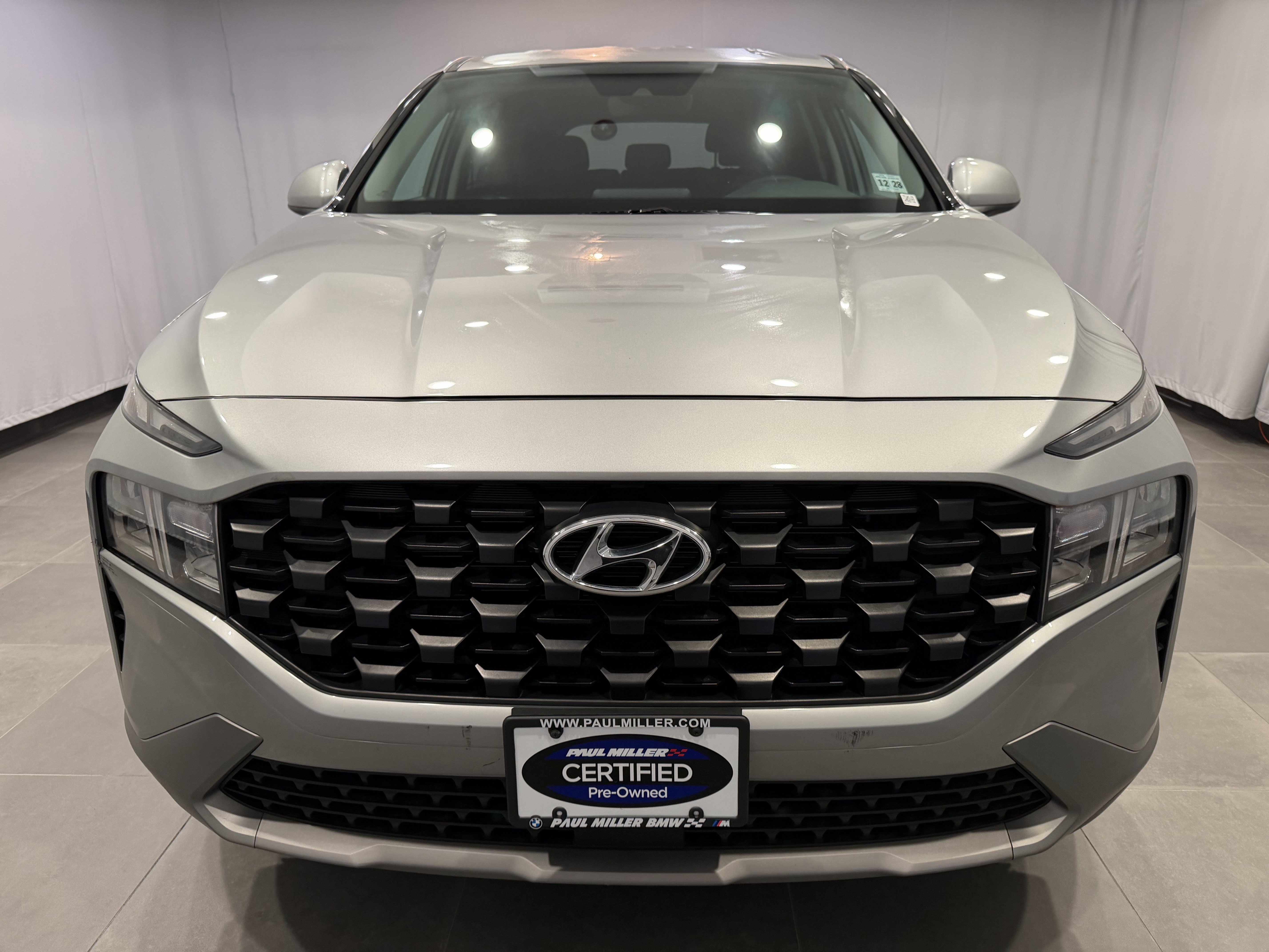 Used 2023 Hyundai Santa Fe SE video 2