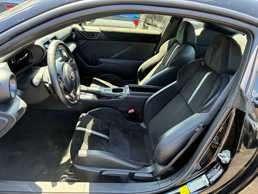 Used 2024 Toyota GR86 Premium RWD image 9