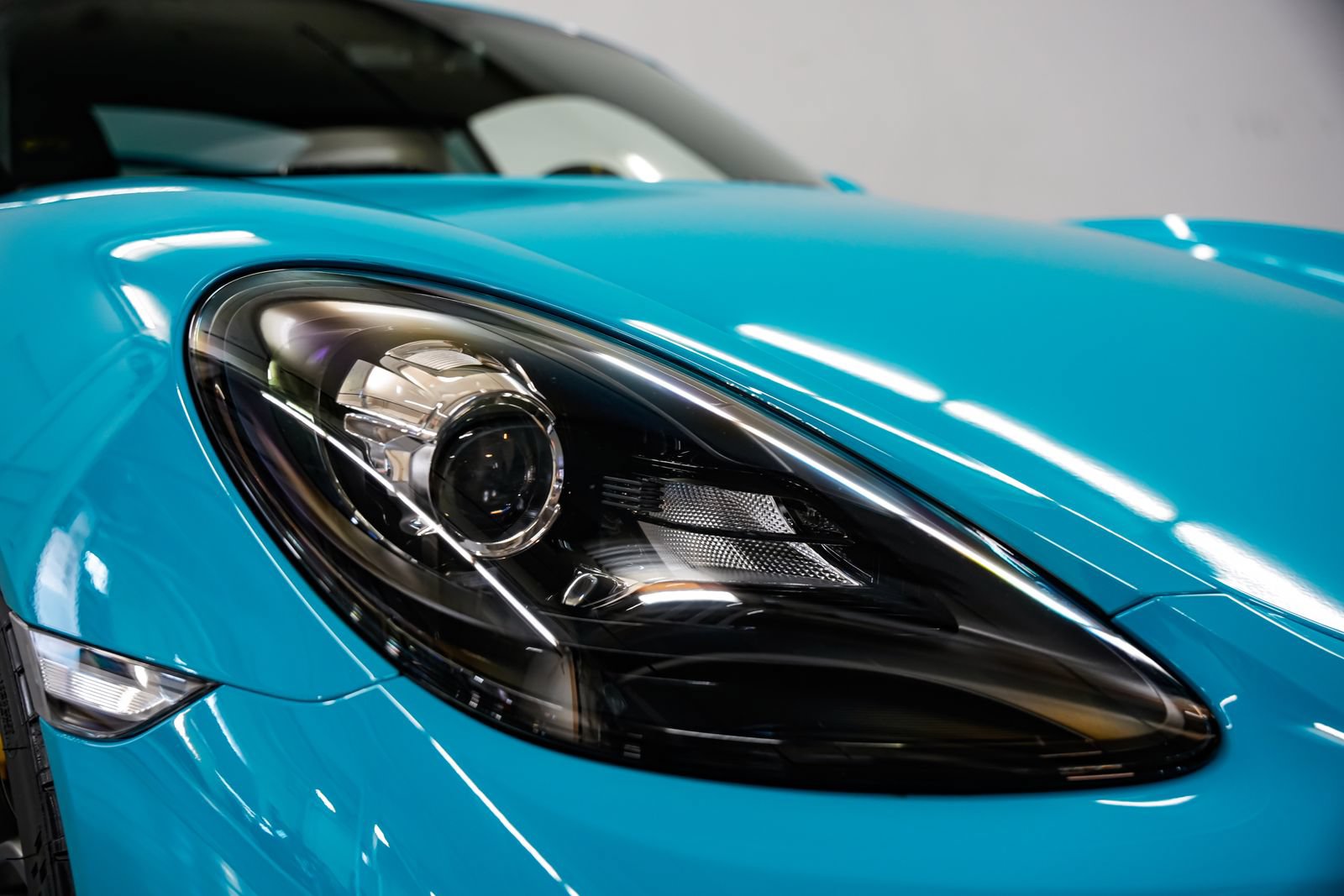 Used 2021 Porsche 718 Cayman GT4 RWD image 35