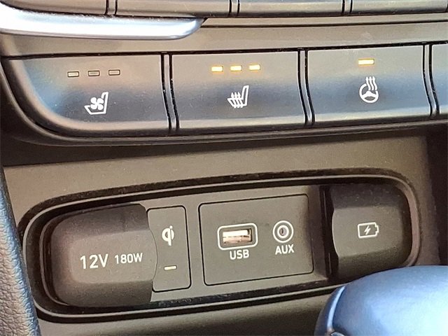 Used 2020 Hyundai Santa Fe Limited image 25