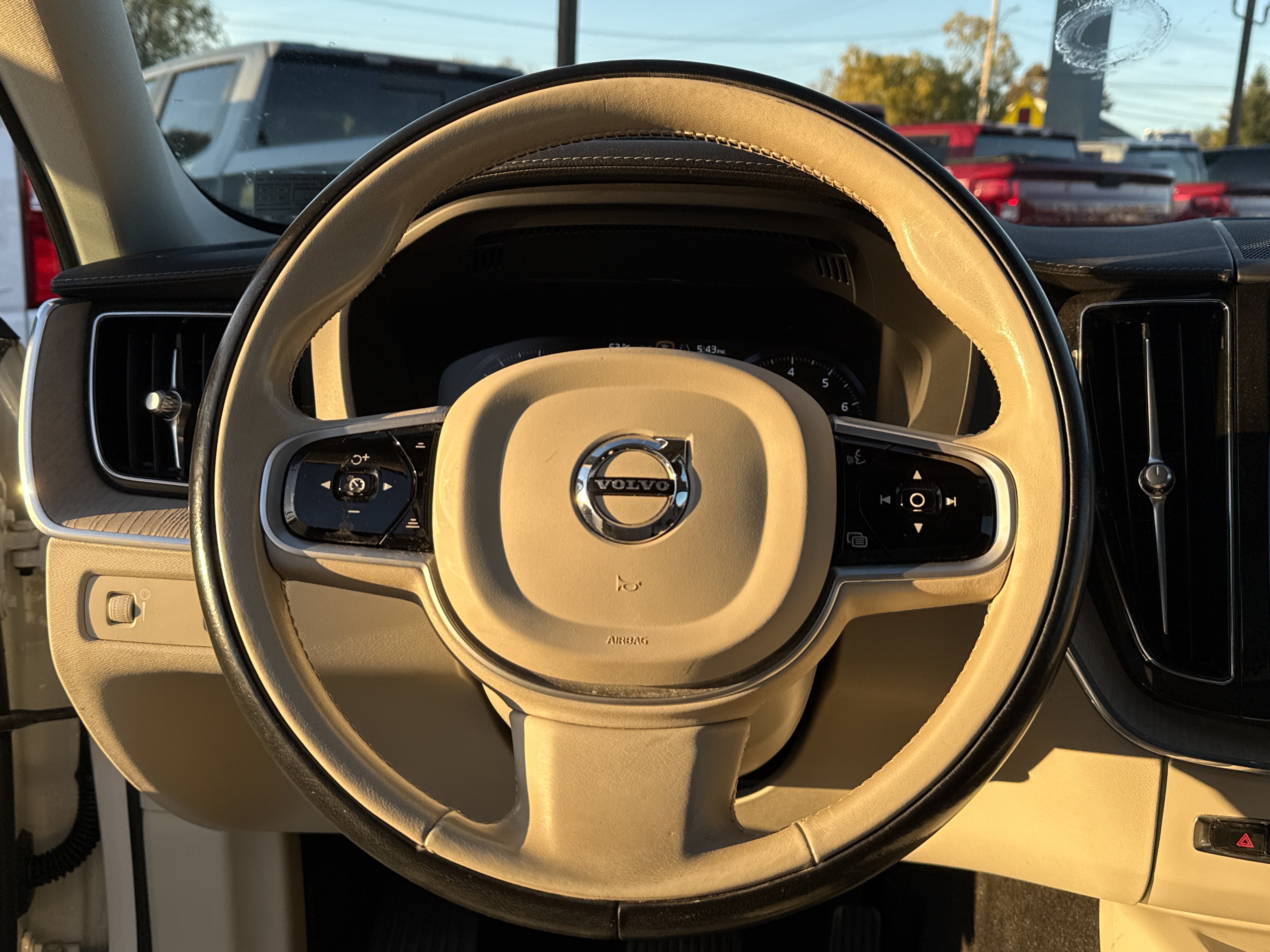 Used 2021 Volvo XC60 T5 Inscription w/ Advanced Package AWD/4WD image 18
