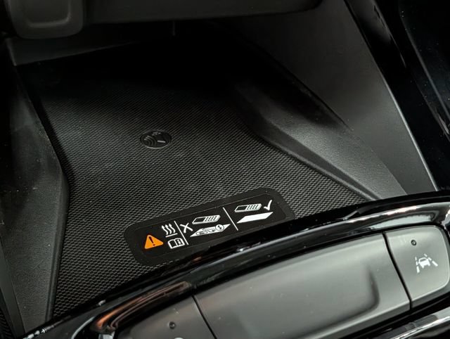 New 2026 Chevrolet Trax ACTIV w/ Sunroof Package FWD image 24