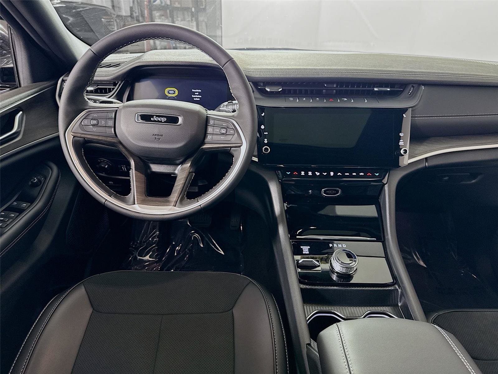 New 2026 Jeep Grand Cherokee L 4WD image 2