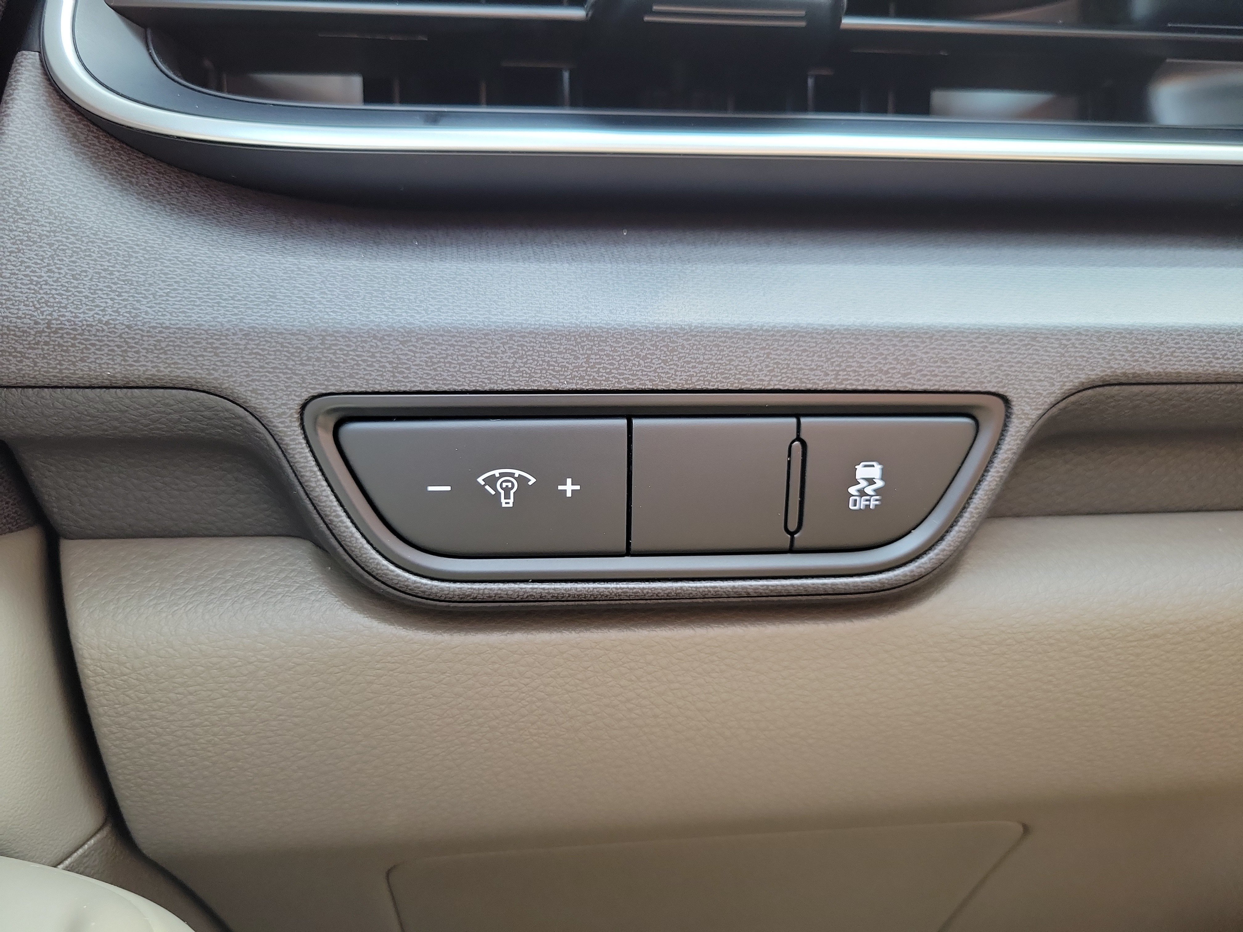 Certified 2025 Kia Carnival EX FWD image 25