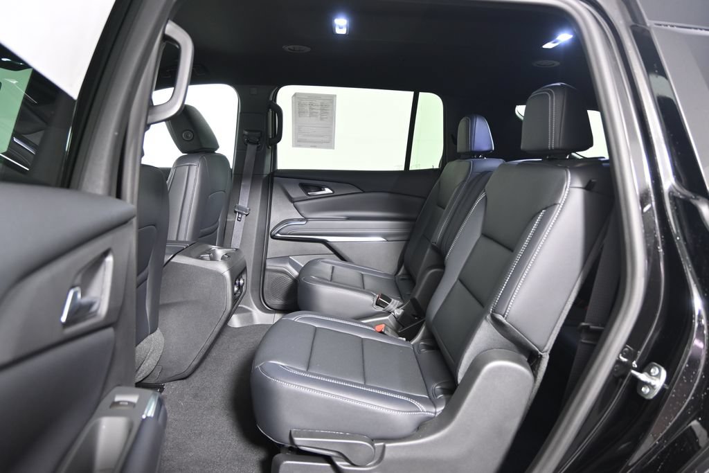 Used 2026 Chevrolet Traverse LT w/ Midnight/Sport Edition AWD/4WD image 18