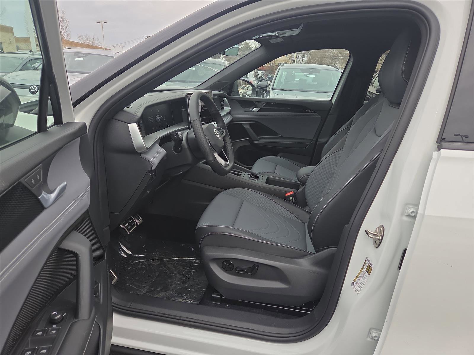 New 2026 Volkswagen Tiguan SE R-Line image 14