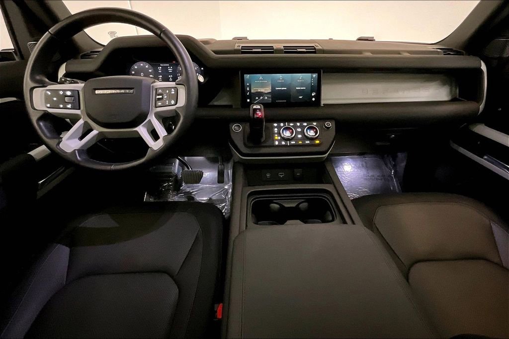 Used 2024 Land Rover Defender 110 X-Dynamic SE AWD/4WD image 22