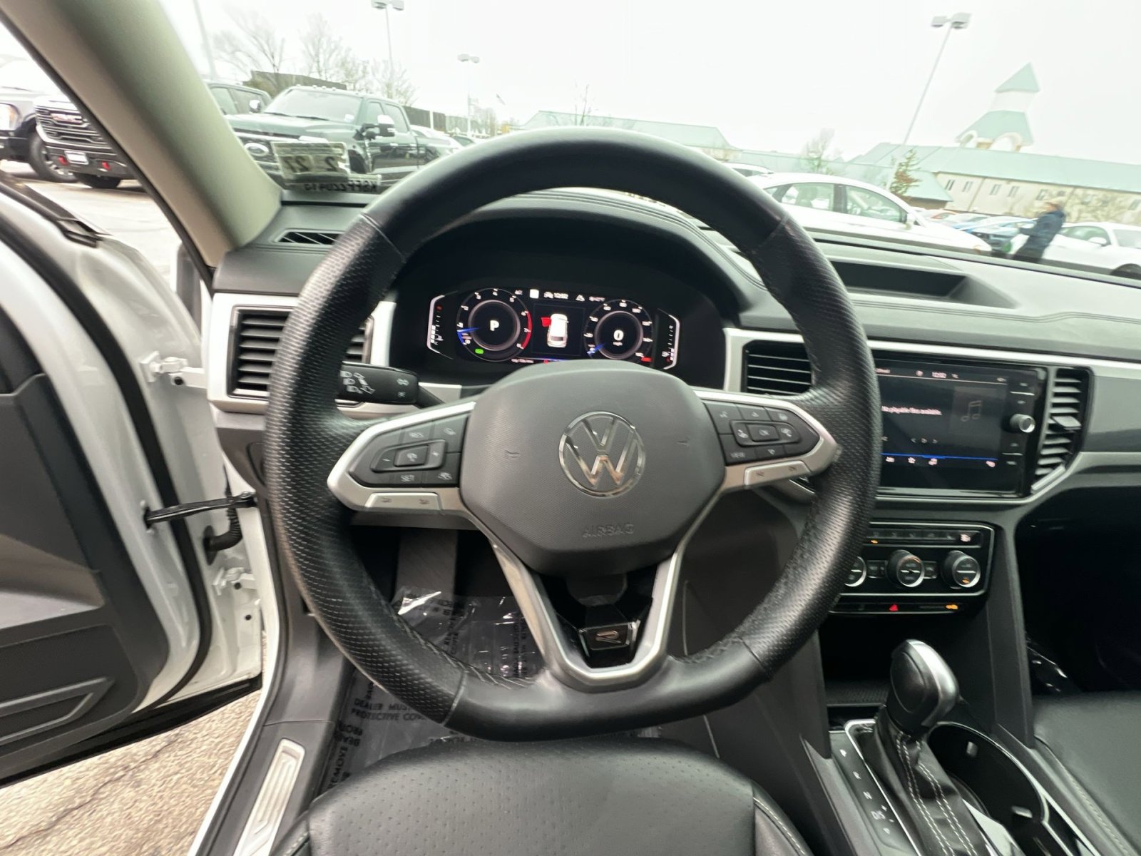 Used 2022 Volkswagen Atlas SEL R-Line image 16