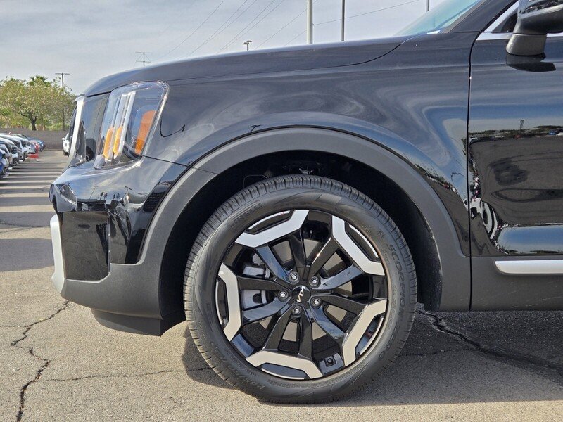 Used 2025 Kia Telluride EX FWD image 10