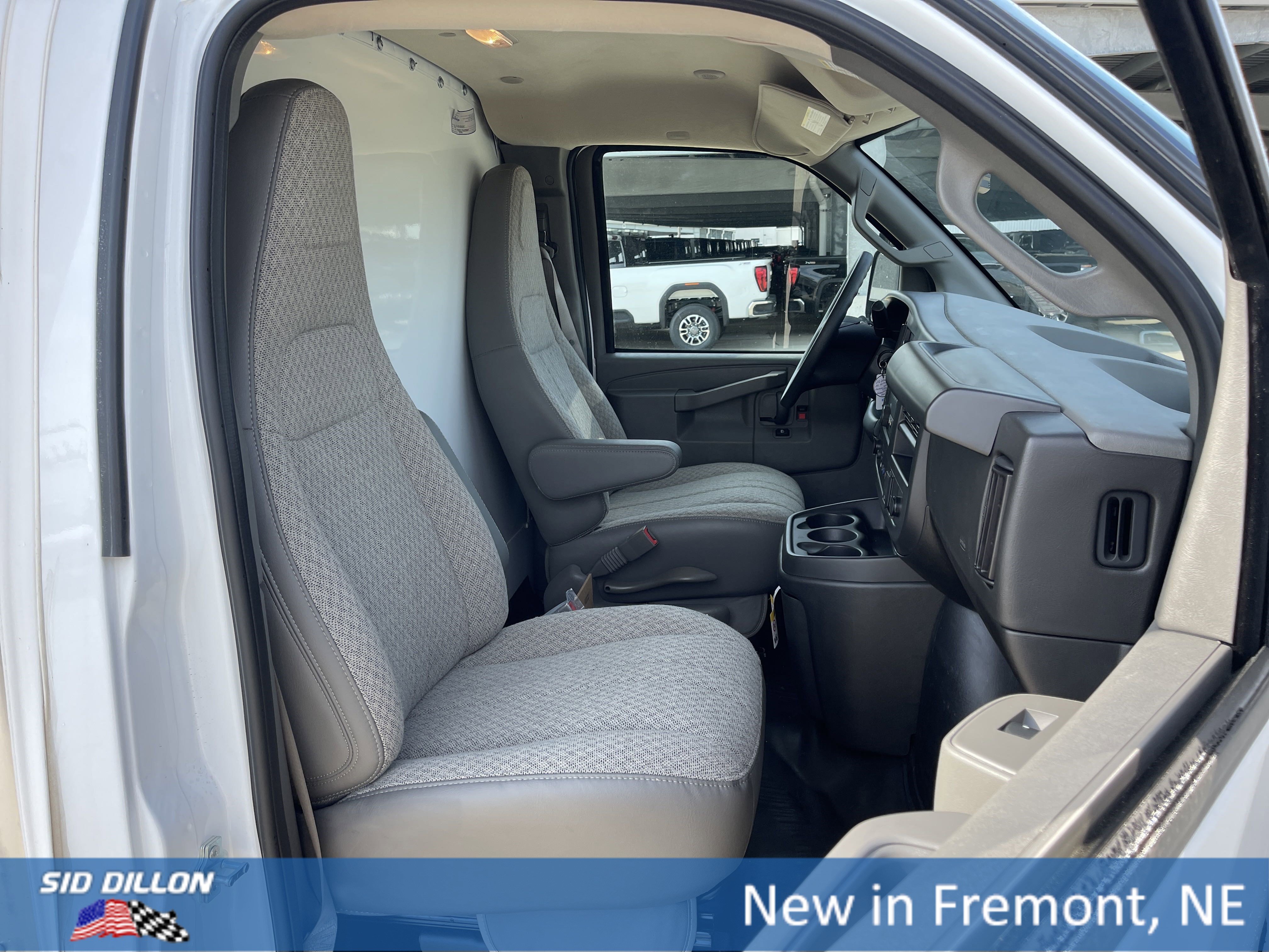 New 2025 GMC Savana 3500 w/ Power Convenience Package image 7