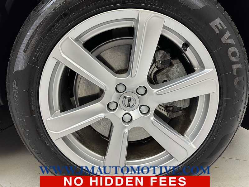 Used 2021 Volvo XC90 T6 Momentum image 9