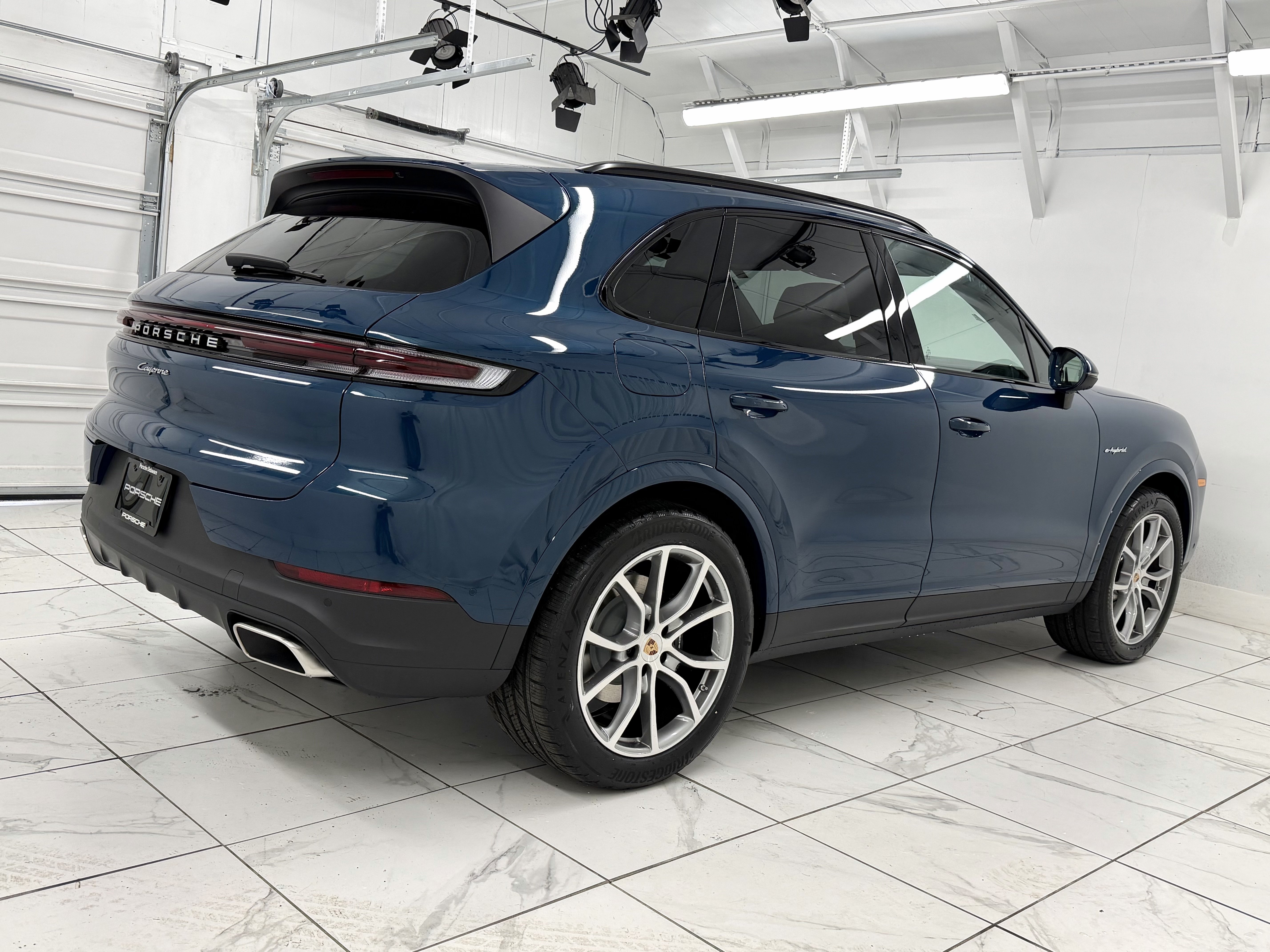 New 2026 Porsche Cayenne E-Hybrid AWD/4WD image 11
