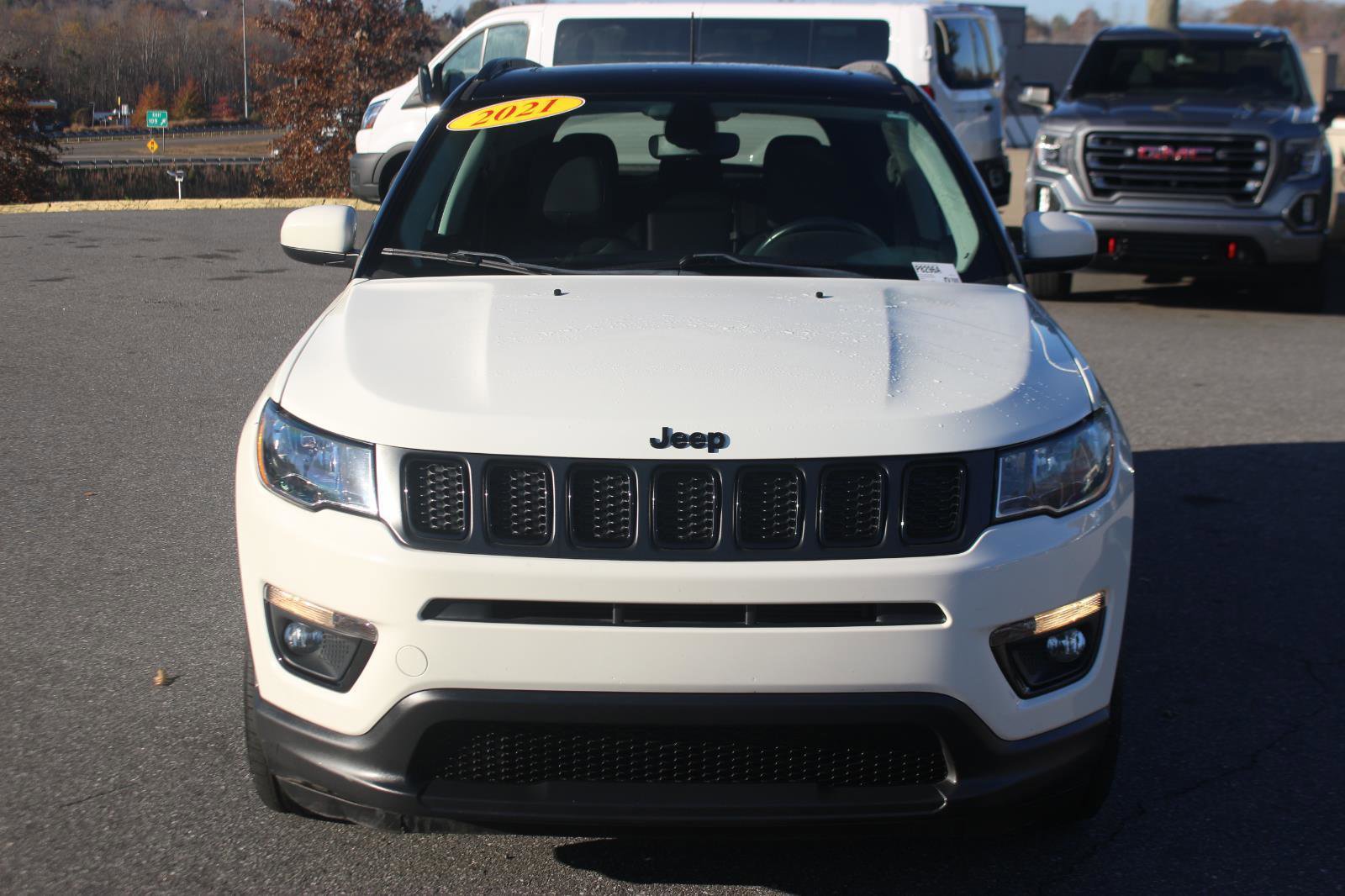 Used 2021 Jeep Compass Latitude w/ Sun and Sound Group image 2