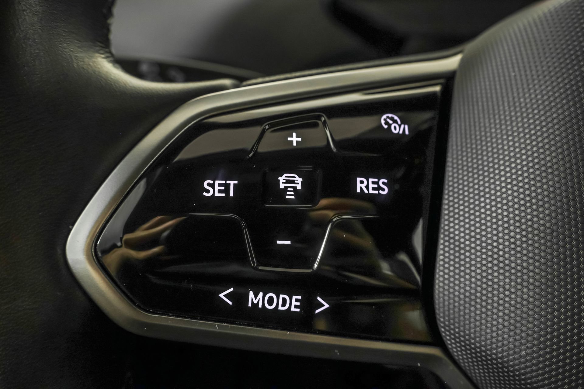 Used 2022 Volkswagen ID.4 Pro image 26