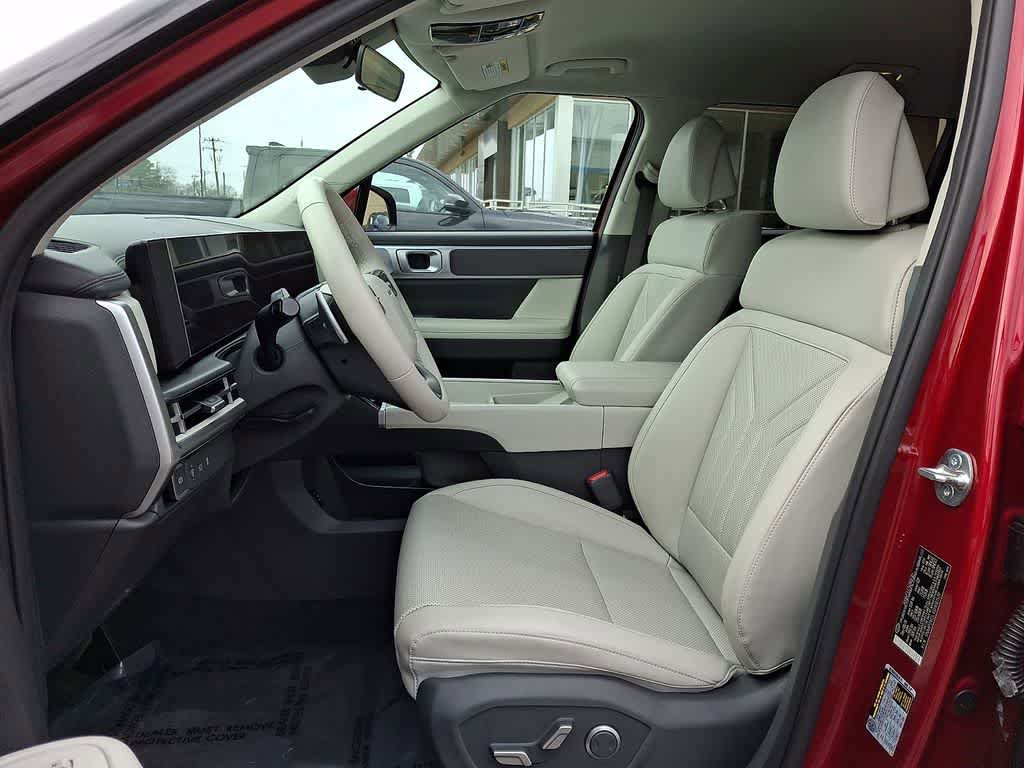 Used 2025 Hyundai Santa Fe SEL image 13