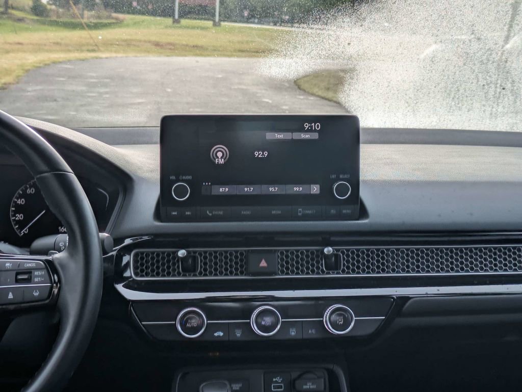 Used 2023 Honda Civic Sport image 18