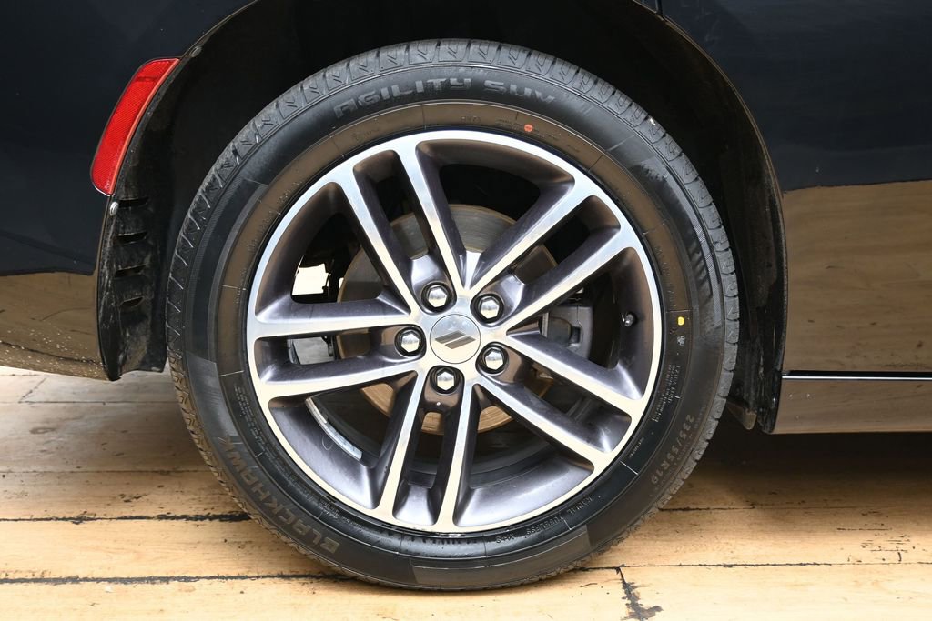 Used 2019 Dodge Charger SXT AWD/4WD image 13