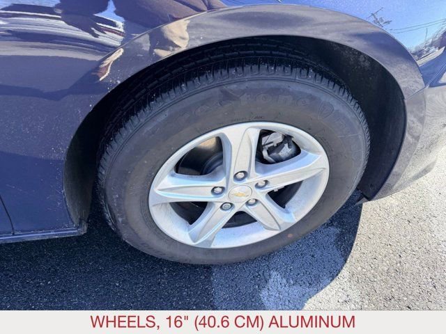 Used 2025 Chevrolet Malibu LS image 8