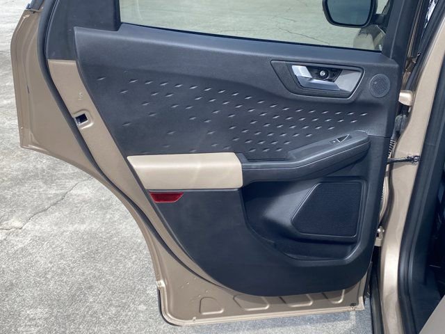 Used 2020 Ford Escape Titanium image 36