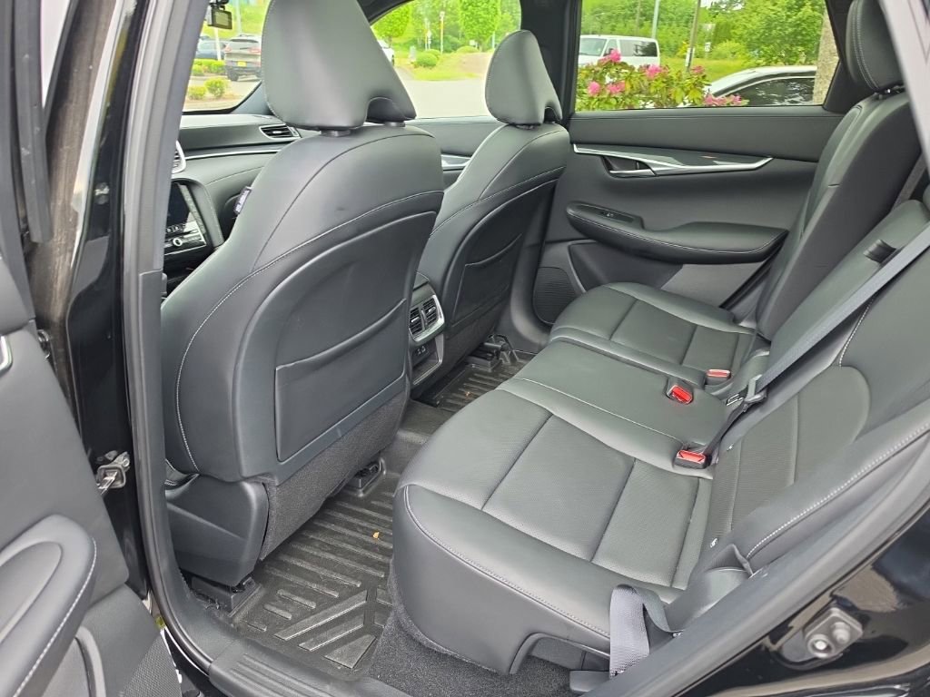 Used 2023 INFINITI QX50 Sport AWD/4WD image 4