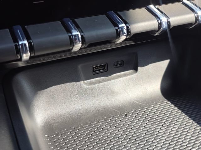 New 2027 GMC Terrain Elevation w/ Elevation Premium Package FWD image 30