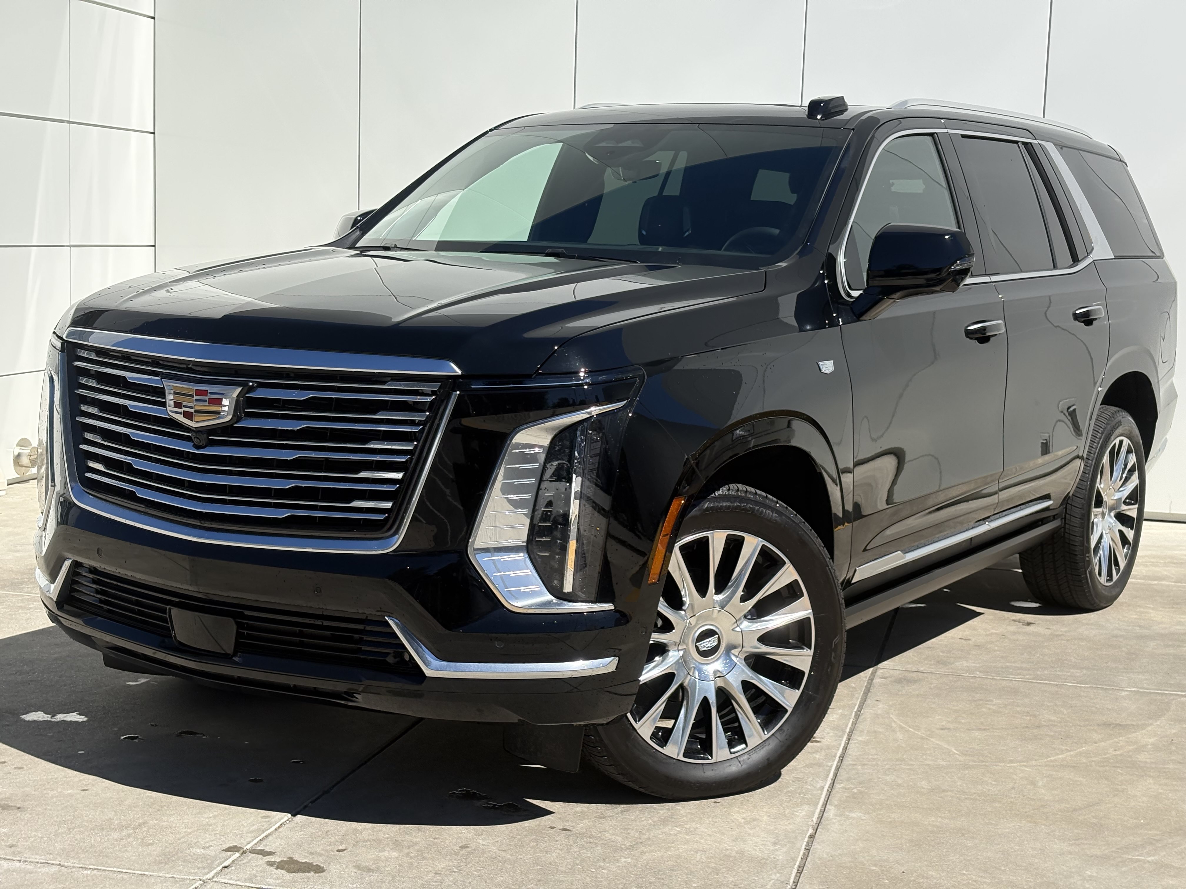 Certified 2025 Cadillac Escalade Premium Luxury Platinum AWD/4WD image 2