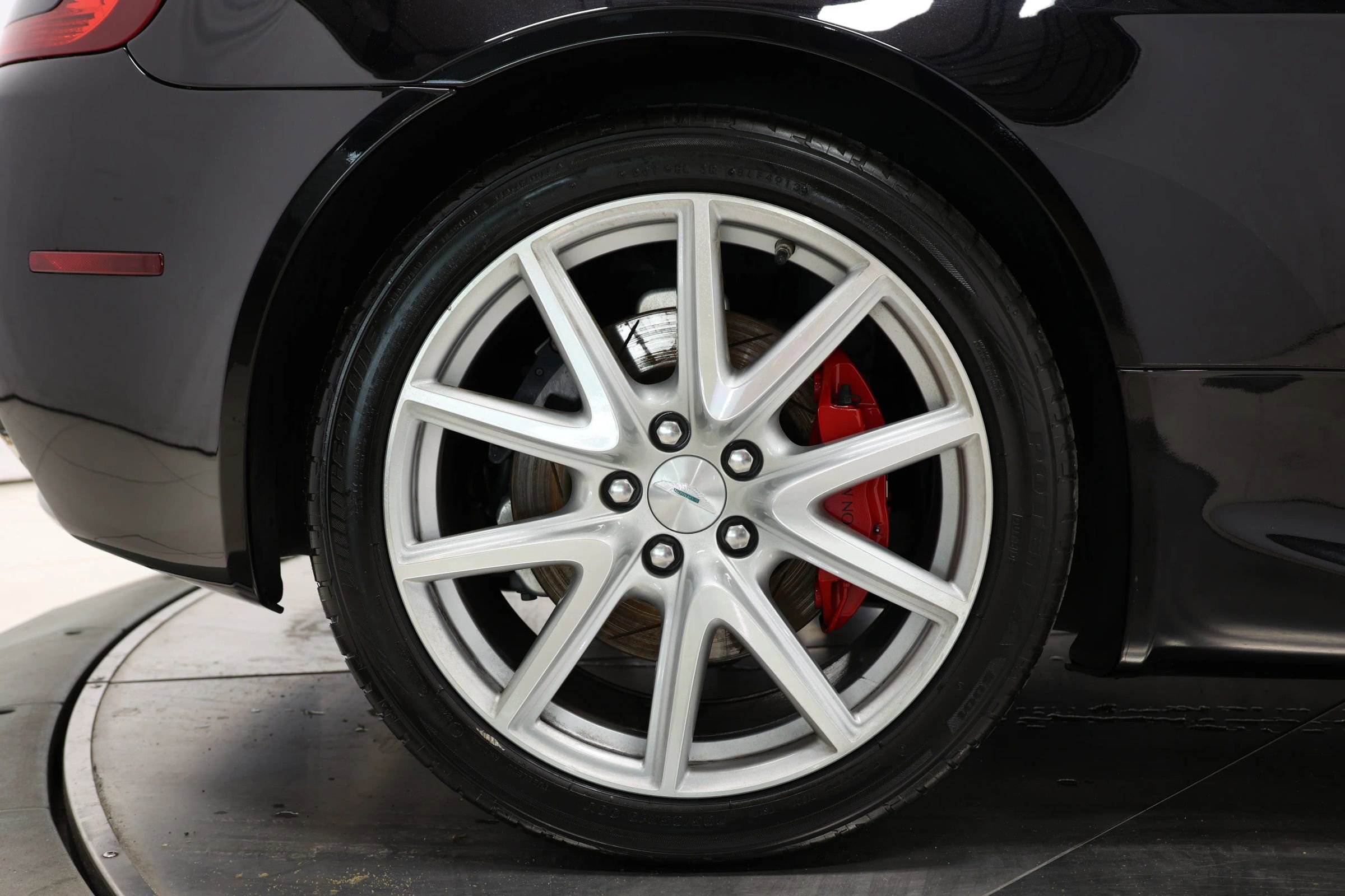 Used 2012 Aston Martin V8 Vantage Roadster image 95