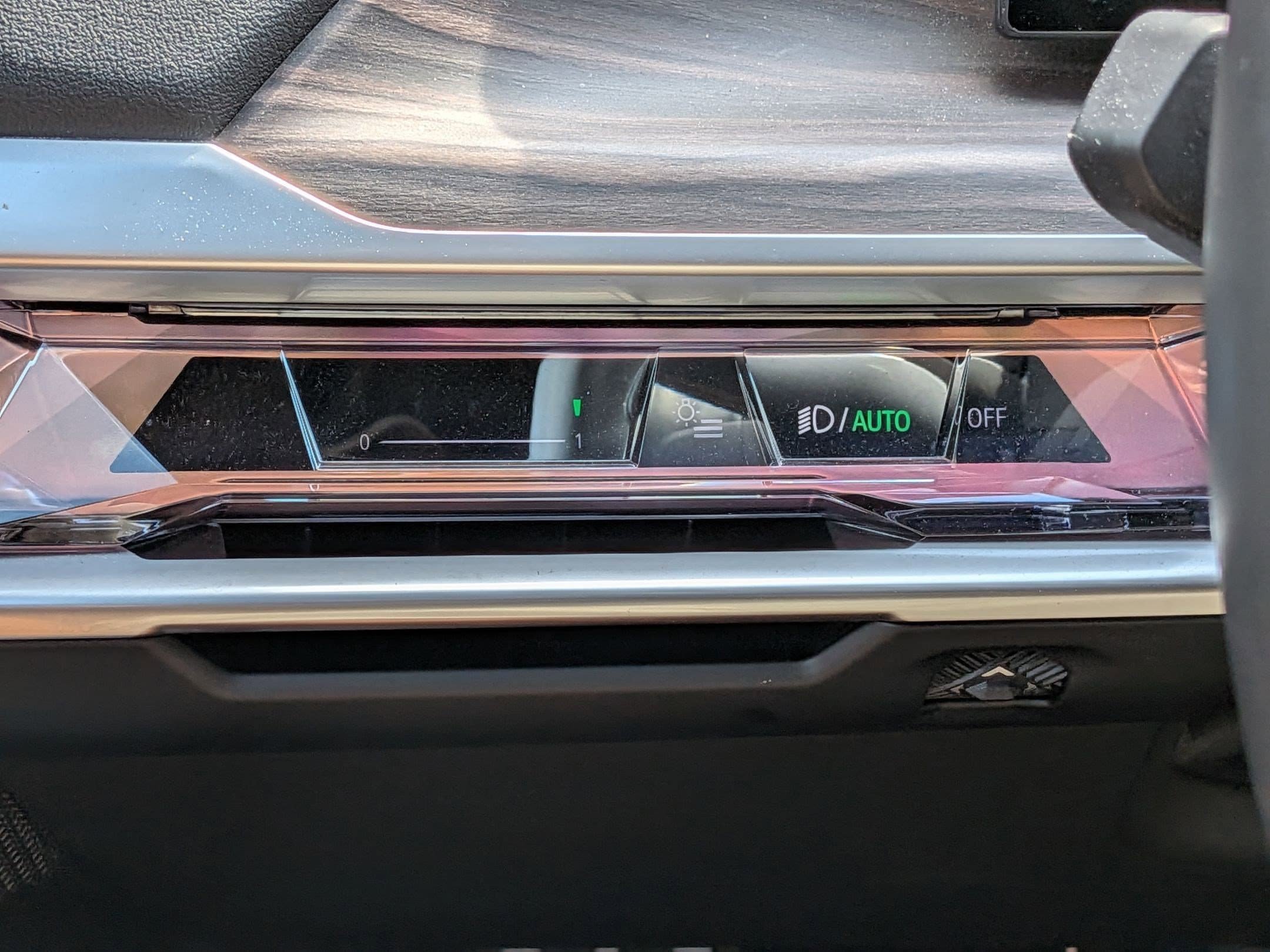 Certified 2023 BMW 740i RWD image 19