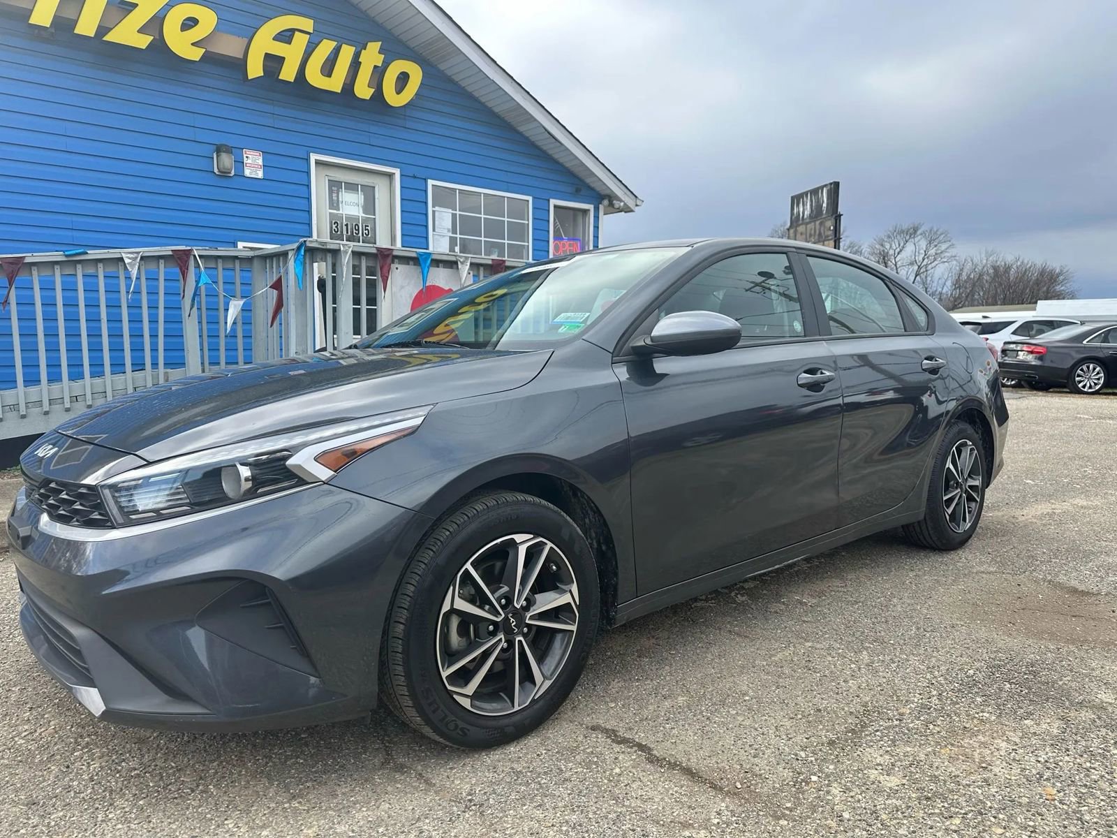 Used 2023 Kia Forte LXS image 2