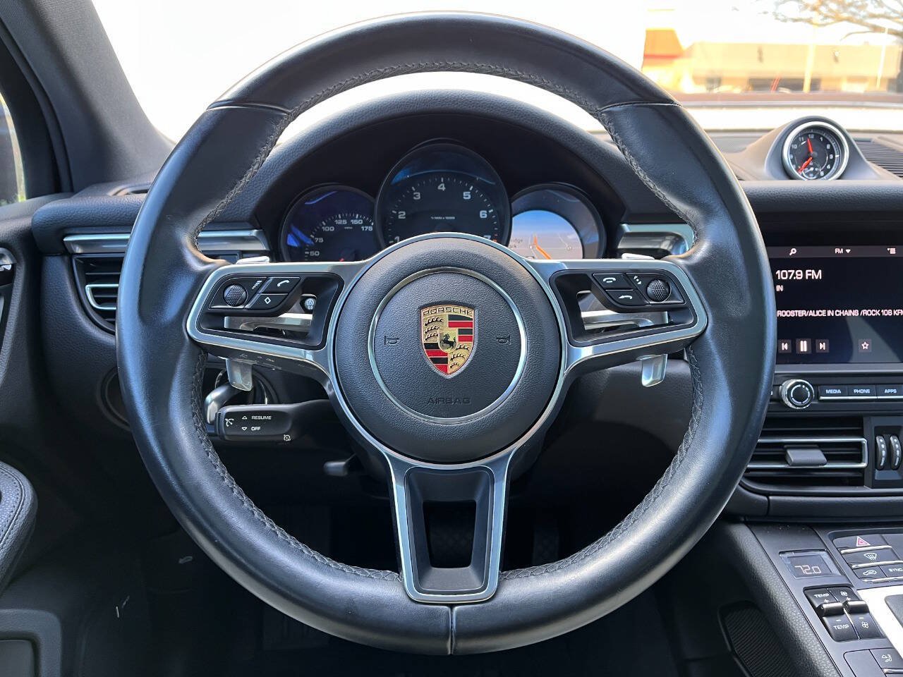Used 2021 Porsche Macan AWD/4WD image 31