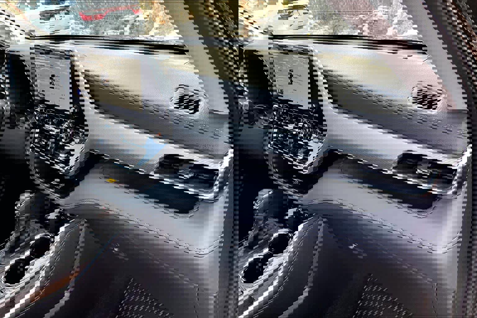 Used 2025 Toyota Highlander Platinum image 18