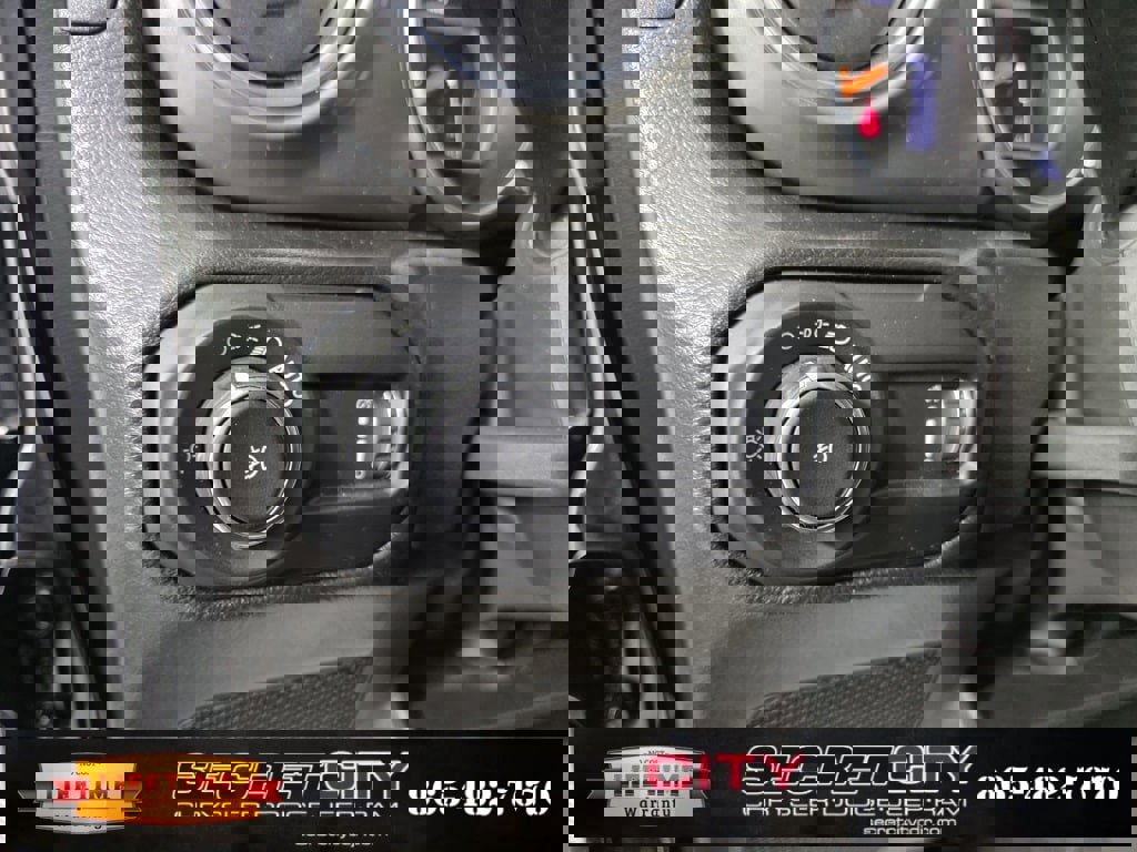 Used 2023 Jeep Wrangler Sahara image 14