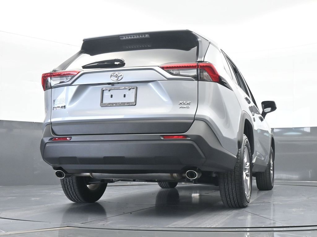 Used 2025 Toyota RAV4 XLE image 59