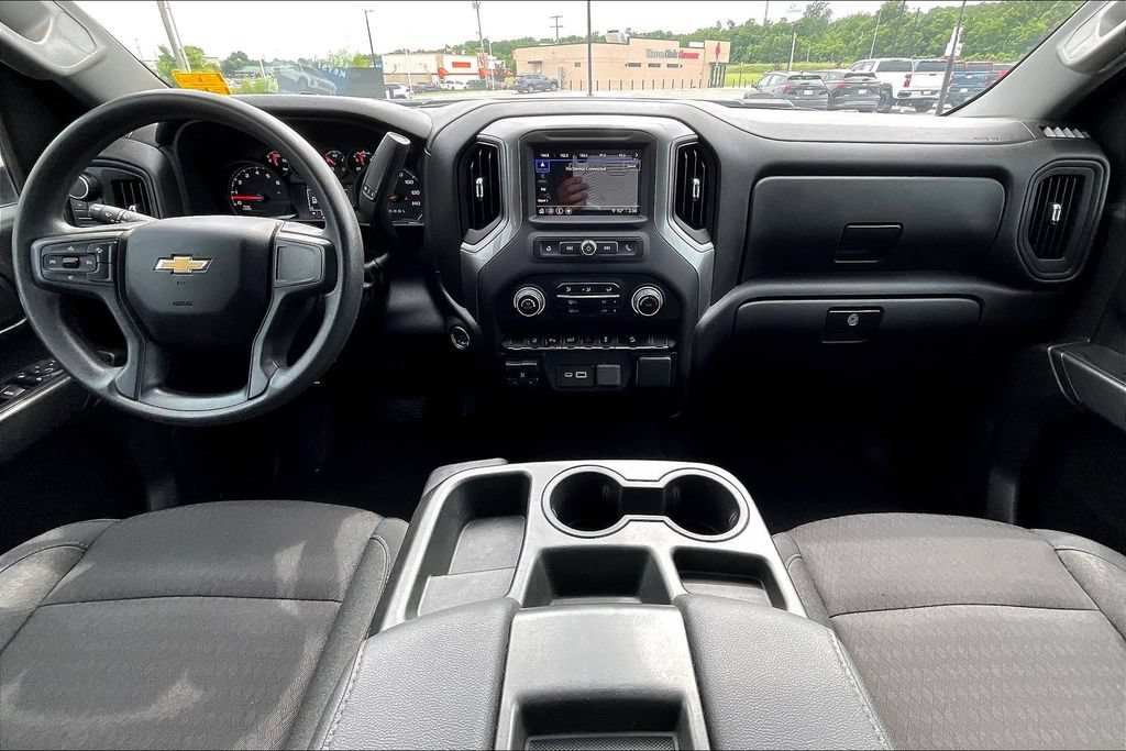 Used 2025 Chevrolet Silverado 2500 Custom w/ Custom Value Package AWD/4WD image 5