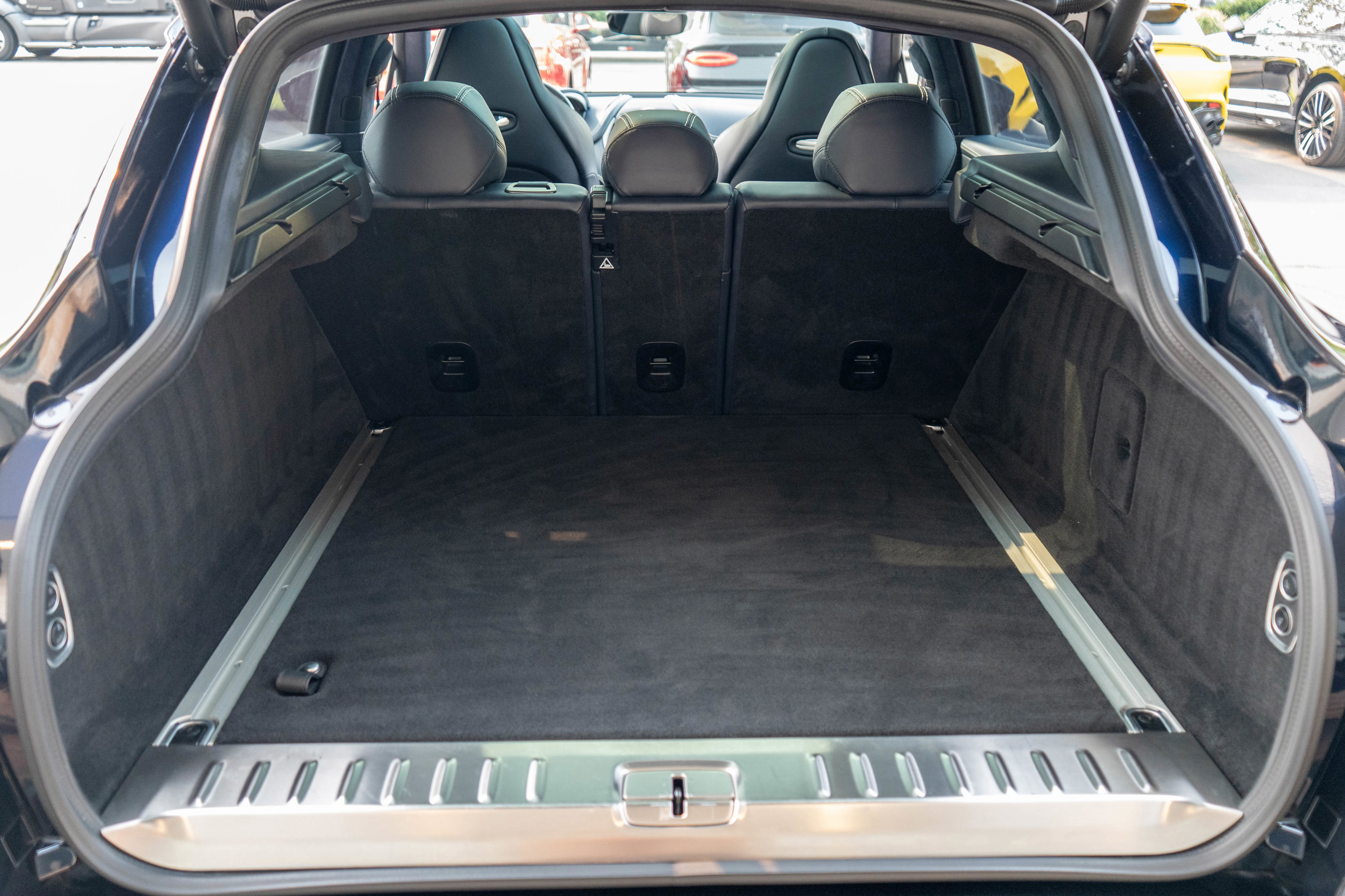 Used 2021 Aston Martin DBX image 38