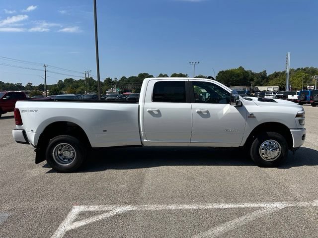 New 2026 RAM 3500 Laramie w/ Sport Appearance Package AWD/4WD image 4