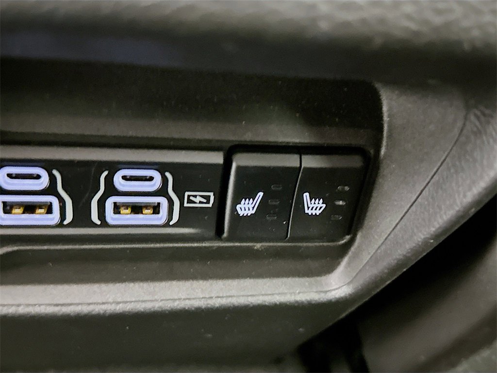 Used 2022 Jeep Grand Cherokee Limited image 25