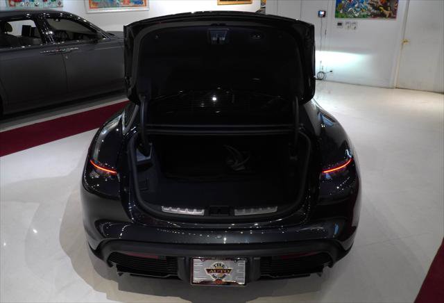 Used 2020 Porsche Taycan Turbo image 8