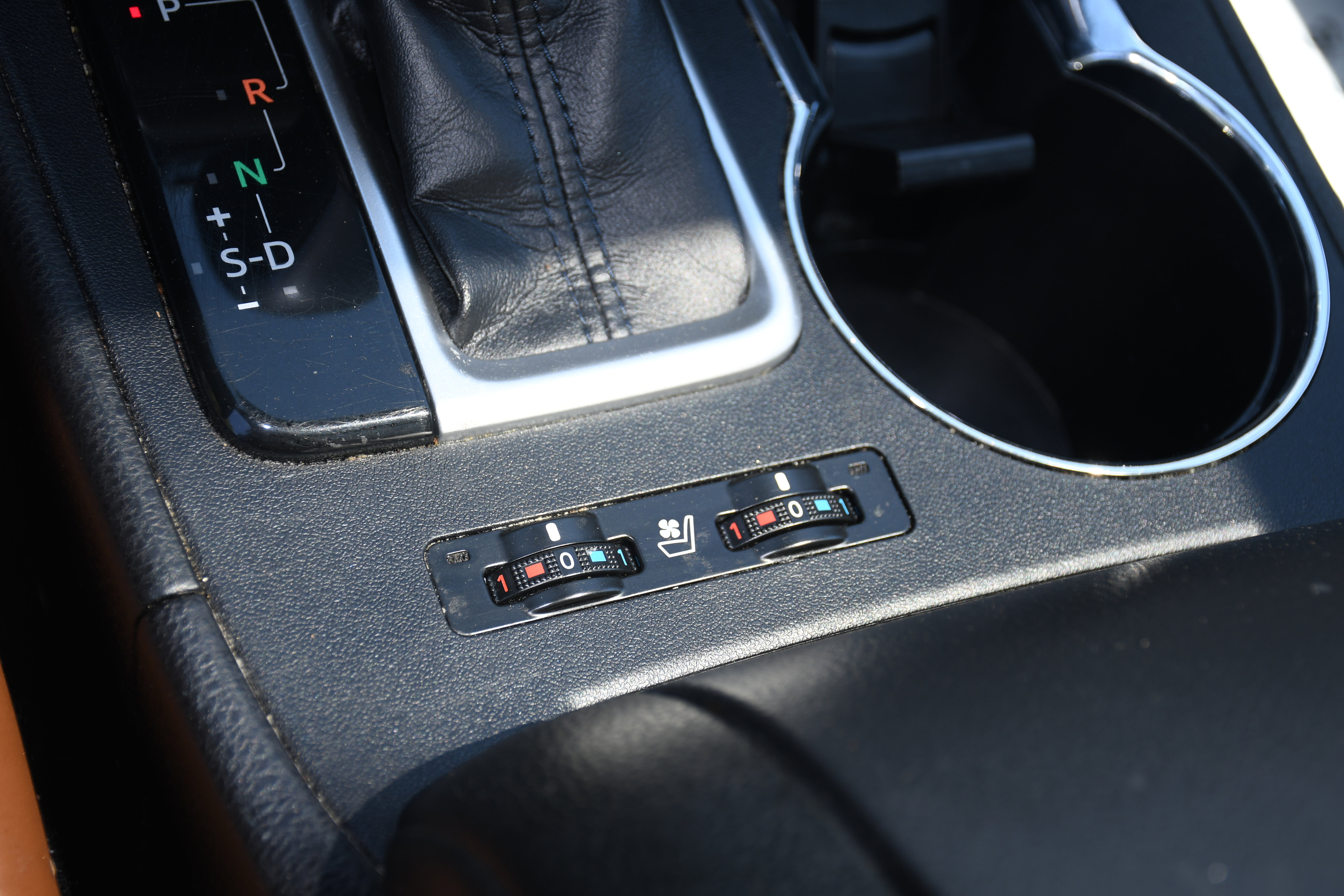 Used 2019 Toyota Highlander Limited Platinum image 16