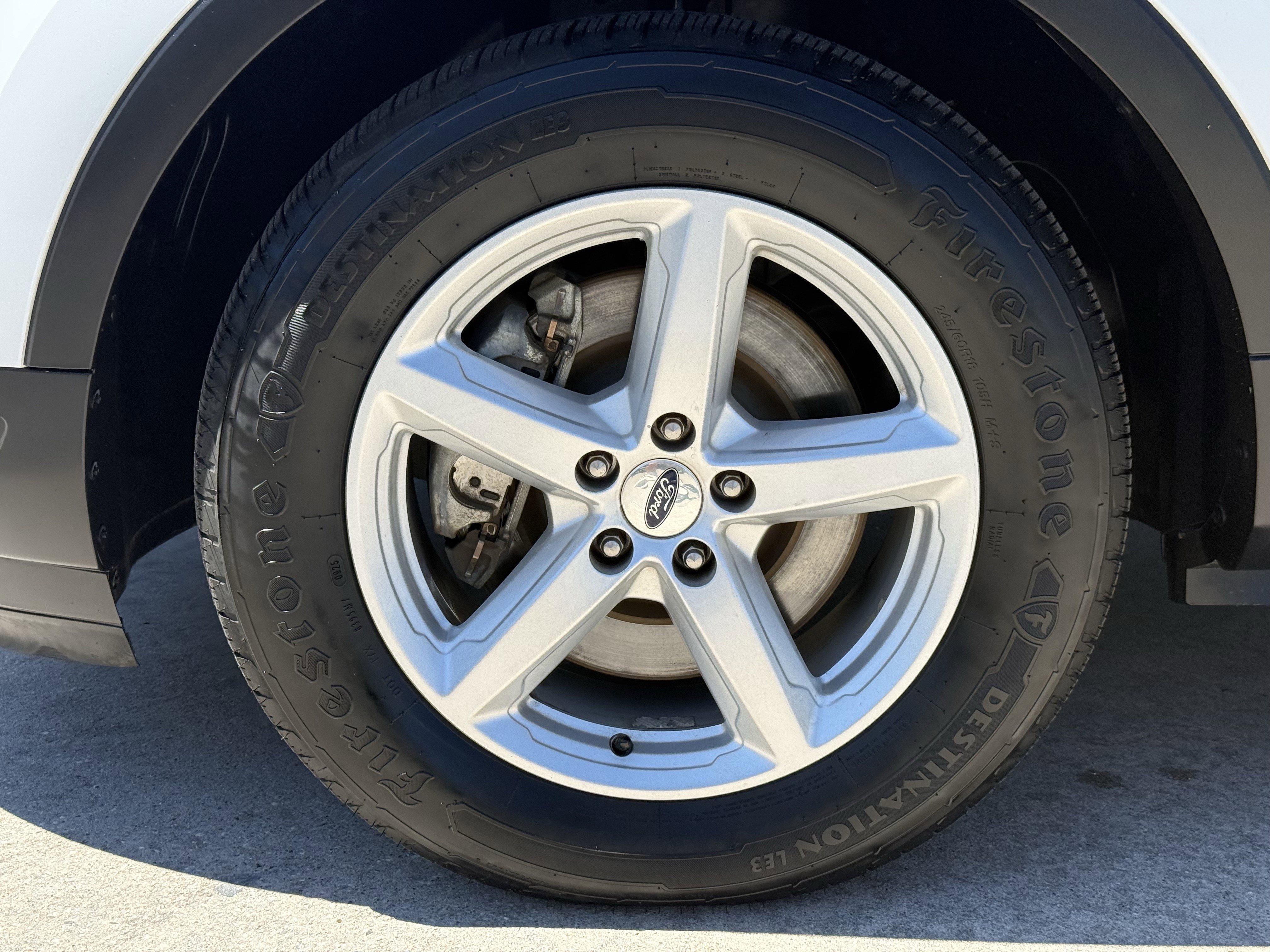 Used 2018 Ford Explorer XLT image 12