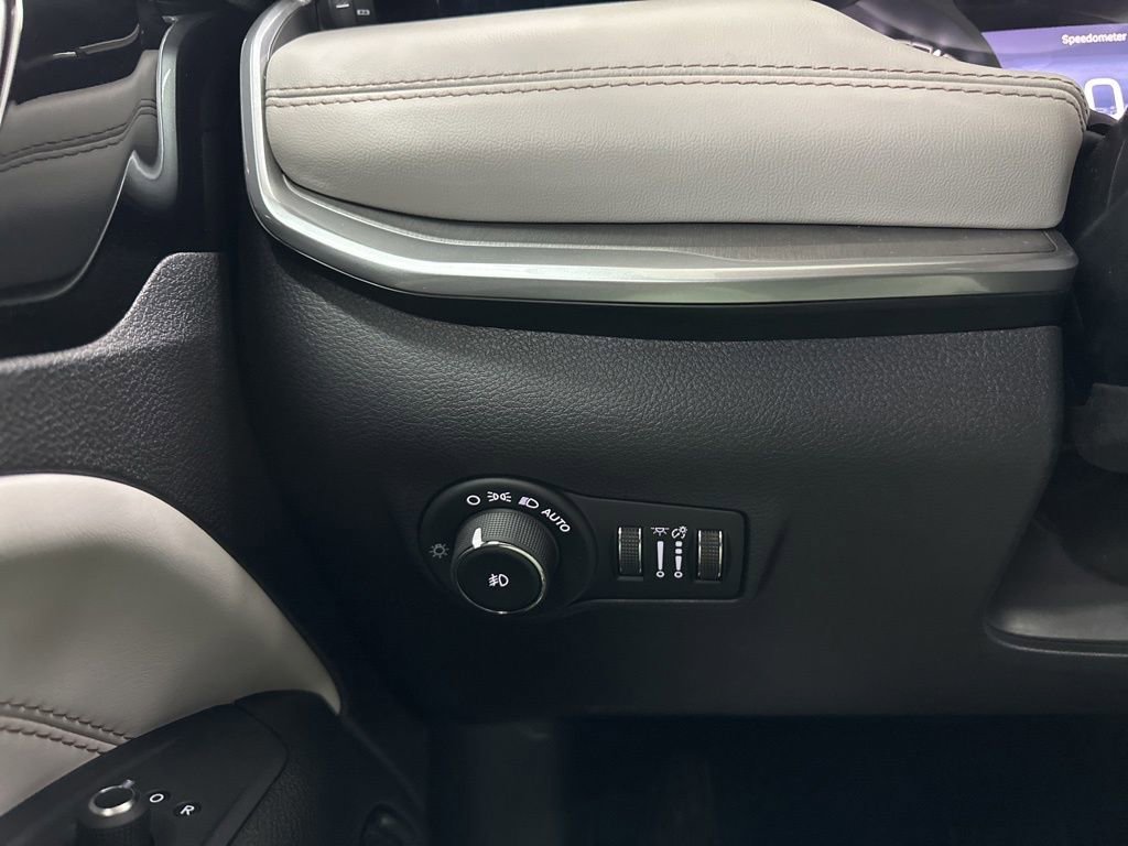 New 2026 Jeep Compass Limited image 36