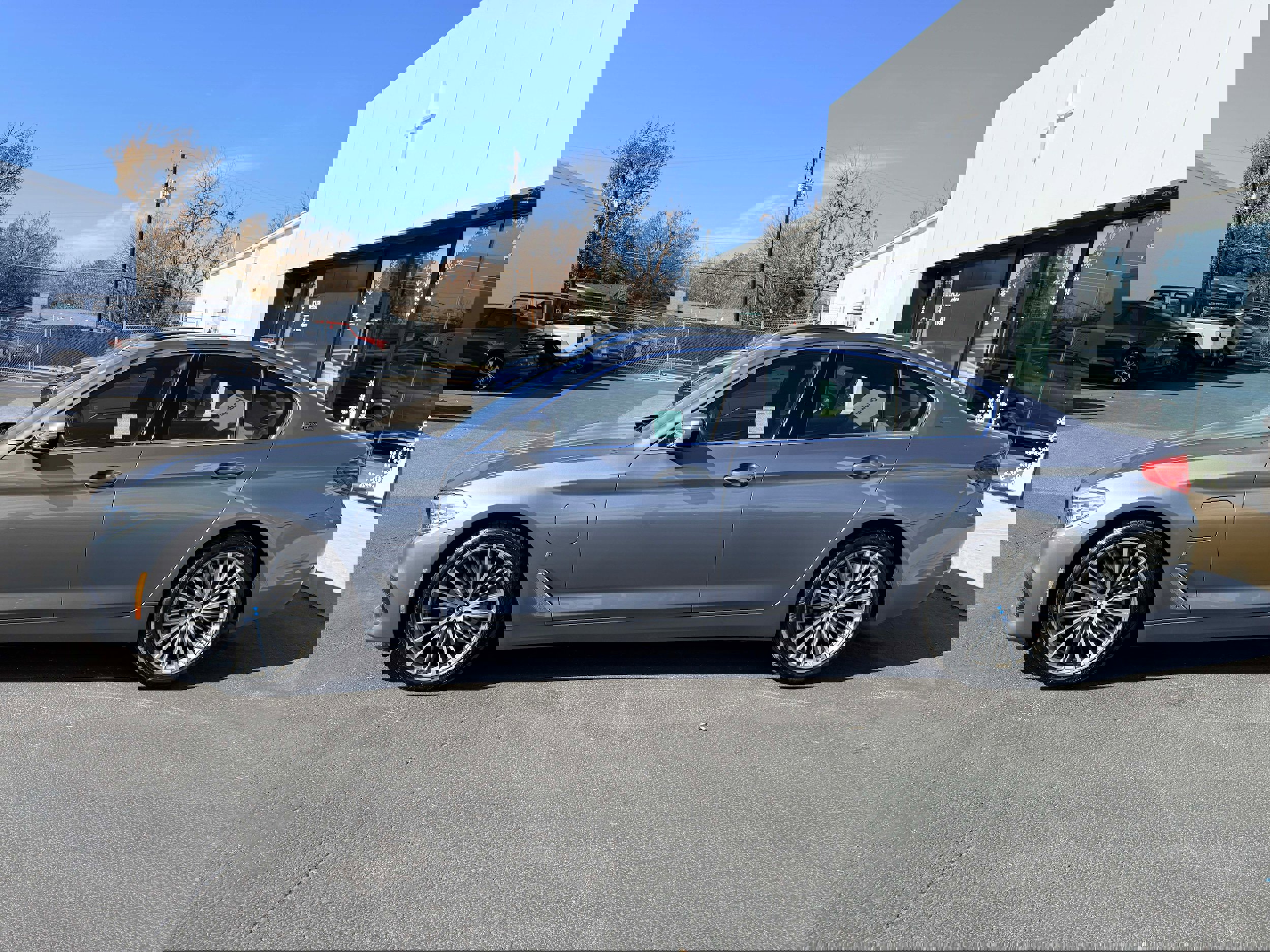 Used 2019 BMW 530e xDrive 530e xDrive iPerformance image 3