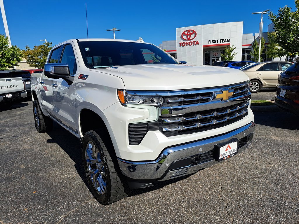 Used 2025 Chevrolet Silverado 1500 LTZ w/ LTZ Premium Package image 5