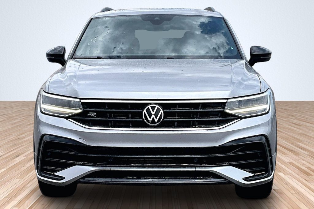 Used 2023 Volkswagen Tiguan SE R-Line AWD/4WD image 3