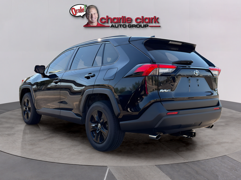 Used 2019 Toyota RAV4 XLE AWD/4WD image 3