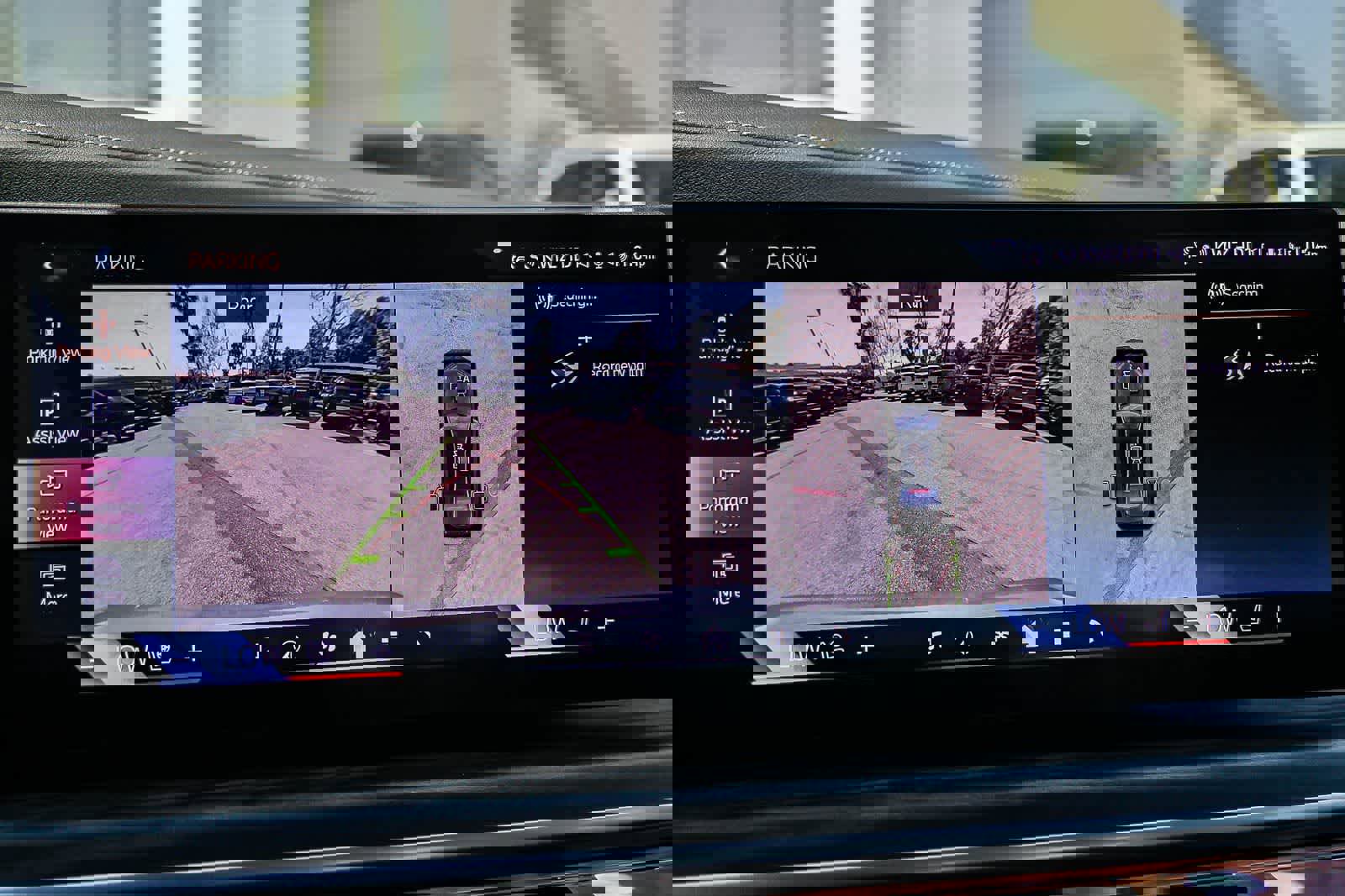 Used 2024 BMW 740i w/ Premium Package image 26