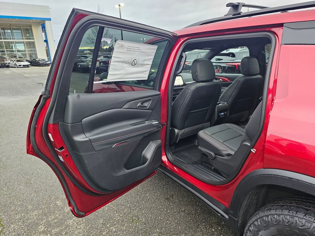 New 2026 Chevrolet Traverse Z71 w/ LPO, Floor Liner Package image 22