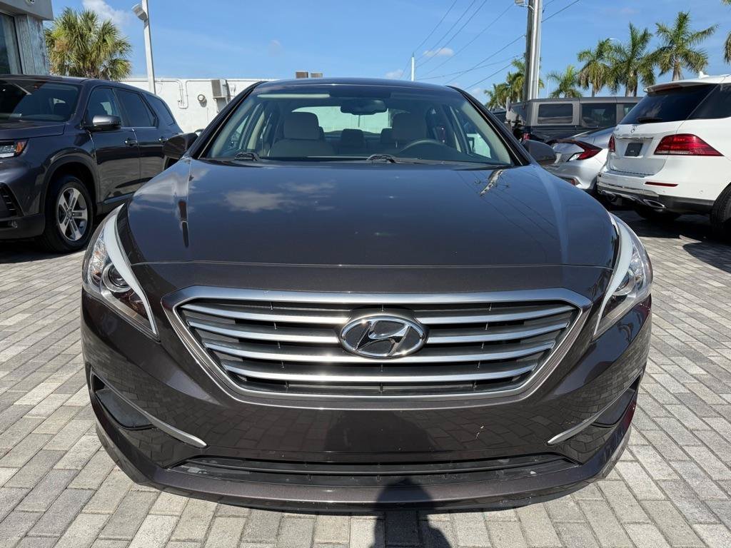 Used 2016 Hyundai Sonata SE FWD image 2